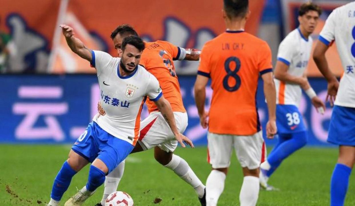 包含风云突变北京国安赛后伤情更新巴塞罗那围绕足总杯再遭质疑之后，曼联带队取胜的词条